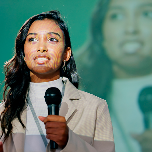 Portrait d’une femme entrepreneure lors du Forum OSE 2025 à Nice, événement dédié à l’entrepreneuriat féminin.