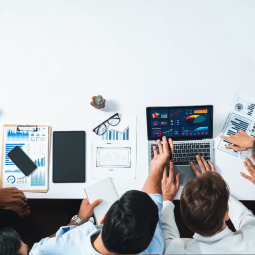 Etudes et Data de la CCI Nice Côte d'Azur – entrepreneurs et chefs d'entreprise en discussion