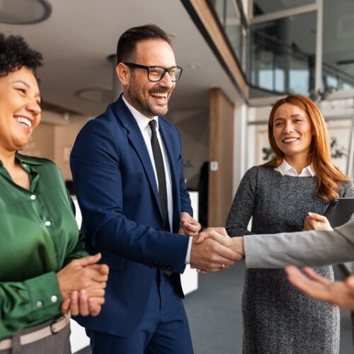 Formation professionnelle CCI Nice Côte d'Azur – formateur animant une session devant un groupe de participants